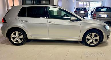 Volkswagen Golf 2.0 TDI 5p. Highline (Tetto+Led)