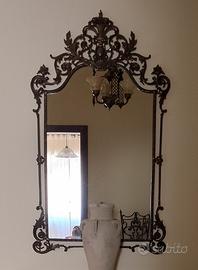 Splendido specchio in ottone brunito