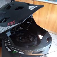 Casco ciclo con mentoniera 