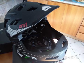 Casco ciclo con mentoniera 