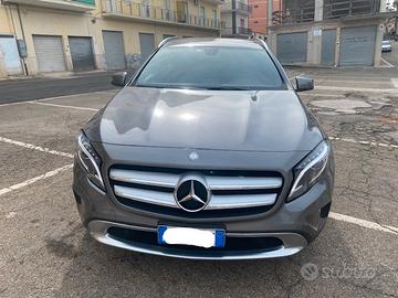 MERCEDES GLA 200D Sport Automatica - 2014