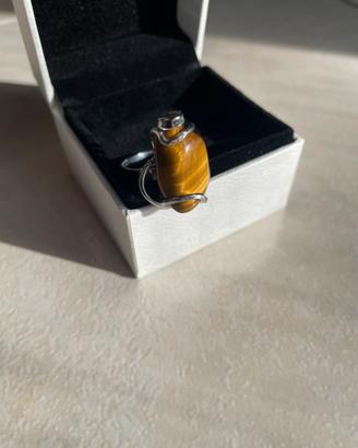 Anello con pietra occhio di tigre