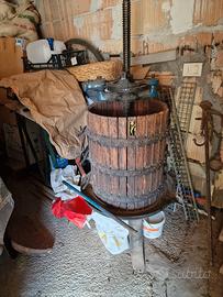 vecchio strettoio per vino