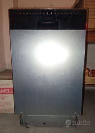 LAVASOVIGLIE BOSCH AD INCASSO 45CM.
