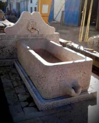 FONTANA IN PIETRA LAVORATA A MANO
