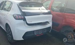 Peugeot 208 2025 portiera portellone ponte Ricambi