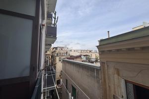 3 LOCALI A NAPOLI