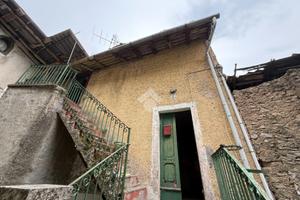 CASA DI CORTE A ABBADIA LARIANA