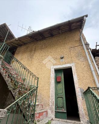 CASA DI CORTE A ABBADIA LARIANA