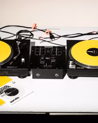 Reloop+Numark+4 vinili Serato per sistema DVS