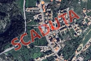 Immobile in asta di 367 m² con più di 5 locali a M