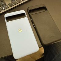 Cover Pixel 8 Pro original azzurra + Bellroy pelle