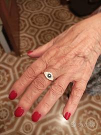 Anello Swarovski con occhio di Allah. 