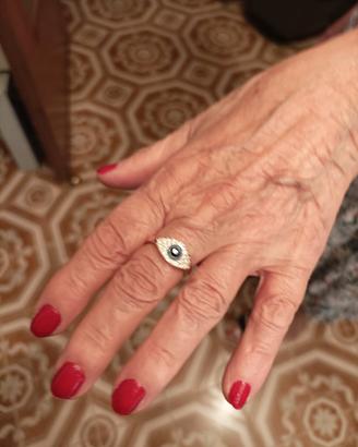 Anello Swarovski con occhio di Allah. 