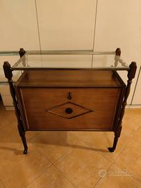 Mobiletto porta liquori