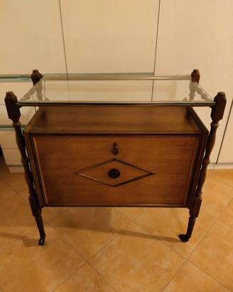 Mobiletto porta liquori