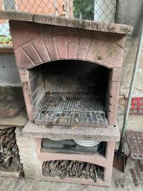 Barbecue a legna fisso da giardino