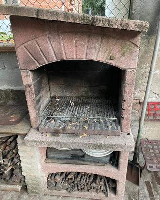 Barbecue a legna fisso da giardino