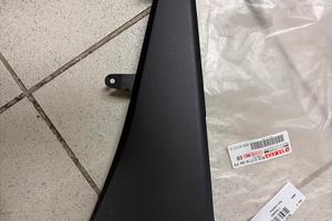 Tmax 560 2021 sotto pedana lato dx