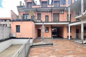 2 LOCALI A MUGGIÒ