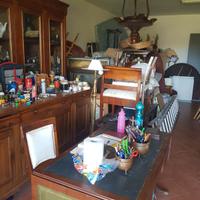 Mobili e oggettistica di antiquariato 