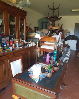 Mobili e oggettistica di antiquariato 