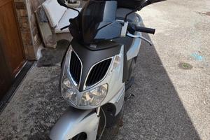 Scooter Aprilia Sportcity 200