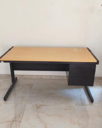 scrivania professionale da ufficio con cassetti