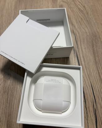 Apple airpods 4 nuove garanzia due anni