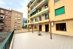 3 LOCALI A GENOVA