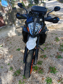 Ktm 890 smt 2023