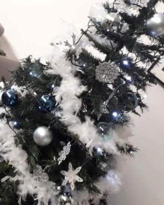 Albero di natale mt 1.60 compreso di  addobbi