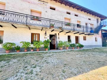 RUSTICO A MANZANO