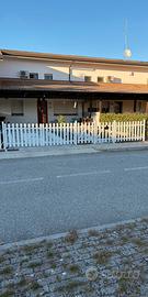 Staccionata in legno con cancello