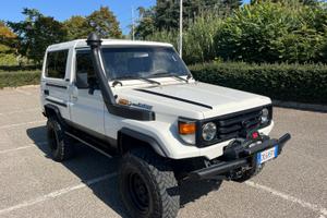 Toyota Land Cruiser Hzj74