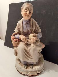 Porcellana - Contadina con cesto di verdura