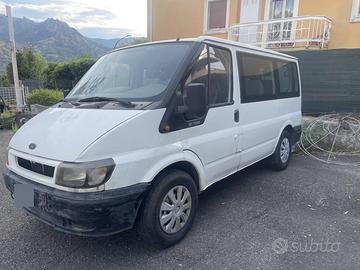 Ford transit 9 posti