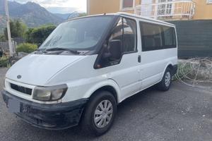 Ford transit 9 posti