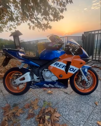 CBR 600 rr “repsol”