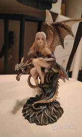 Statuetta strega bianca