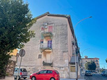 Via augusta cinque vani e servizi