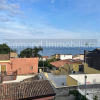 Casa singola con terrazza ad Acireale centro