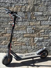 Monopattino elettrico Ducati Pro 1 Evo