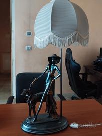 Lampada vintage con scultura di A. Santini