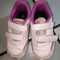 scarpe da tennis  con strappo