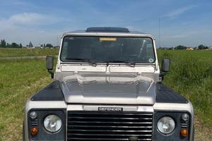 Land Rover Defender 90 s.w. SE td5 luglio 2001