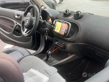 smart racing green dic 2023 8000 KM