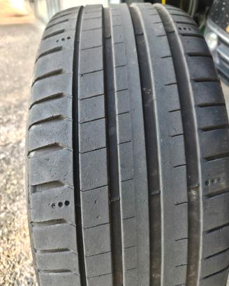 Gomme 245/45/18
