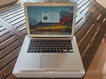 MacBook Air 13,3