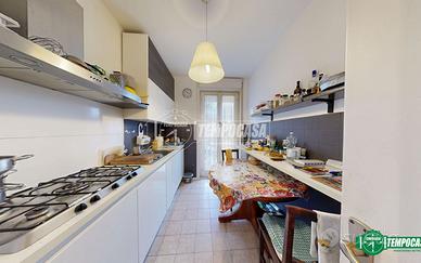 BILOCALE LOCATO CON BOX IN CENTRO